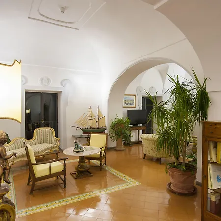 Miramare Hotell