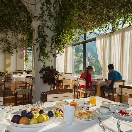 מלון Miramare 4*